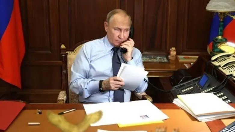 Το Κρεμλίνο λέει ότι η τηλεφωνική γραμμή Ρωσίας-ΗΠΑ είναι ανενεργή καθώς ο κίνδυνος πυρηνικού επεισοδίου αυξάνεται Το Κρεμλίνο λέει ότι η τηλεφωνική γραμμή Ρωσίας-ΗΠΑ είναι ανενεργή καθώς ο κίνδυνος πυρηνικού επεισοδίου αυξάνεται