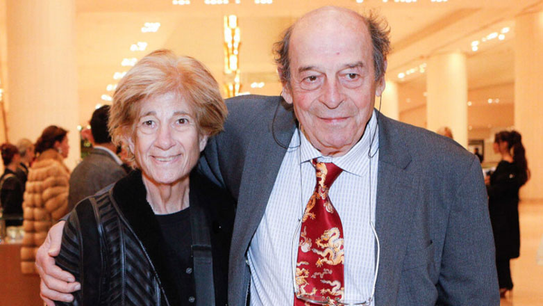 Μανούσος Μανουσάκης: Η εξομολόγηση της συζύγου του – «Πριν “φύγει” από τη ζωή δεν μου είπε τίποτα, απλώς αγκαλιαστήκαμε και φιληθήκαμε» Μανούσος Μανουσάκης: Η εξομολόγηση της συζύγου του – «Πριν “φύγει” από τη ζωή δεν μου είπε τίποτα, απλώς αγκαλιαστήκαμε και φιληθήκαμε»