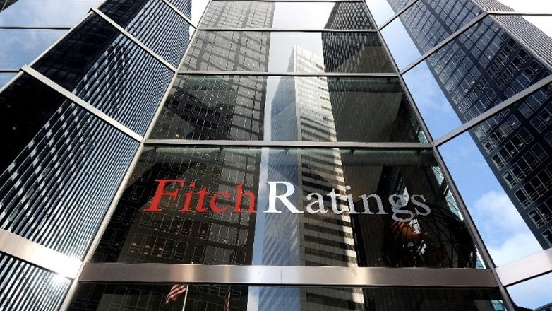 Fitch: Επιβεβαίωσε το ελληνικό αξιόχρεο στην επενδυτική βαθμίδα ΒΒΒ- με σταθερές προοπτικές