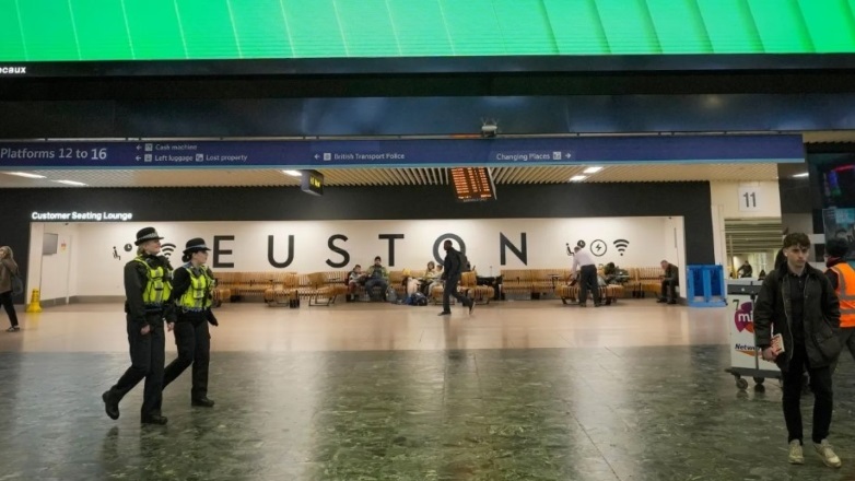 Συναγερμός για ύποπτο αντικείμενο στον σταθμό Γιούστον στο Λονδίνο