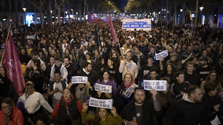 Ισπανία: Χιλιάδες διαδήλωσαν στη Βαρκελώνη, ζητώντας να μειωθούν τα ενοίκια