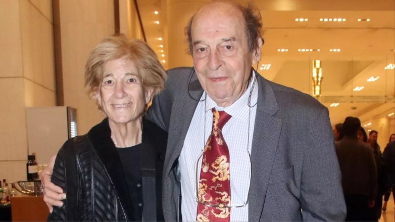 Μανούσος Μανουσάκης: Συγκλονίζει η σύζυγός του – «Ανανεώσαμε το ραντεβού μας για την επόμενη μέρα και με έστησε» Μανούσος Μανουσάκης: Συγκλονίζει η σύζυγός του – «Ανανεώσαμε το ραντεβού μας για την επόμενη μέρα και με έστησε»