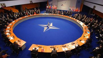 Έκτακτη συνεδρίαση του NATO την επόμενη Τρίτη στη «σκιά» των απειλών Πούτιν