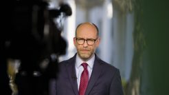 Ο Τραμπ επέλεξε τον Ρας Βόουτ για διευθυντή του Γραφείου Διαχείρισης και Προϋπολογισμού