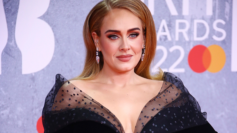 Adele: «Νιώθω εξαντλημένη συναισθηματικά και σωματικά»