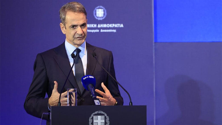 Κ. Μητσοτάκης: «12 αυξήσεις αποδοχών και 12 μειώσεις φόρων»