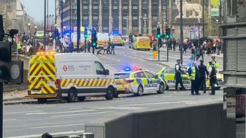 Λονδίνο: Άνδρας δέχθηκε μαχαιριές στη γέφυρα Ουεστμίνσερ