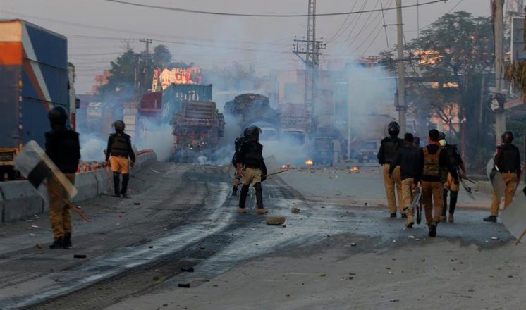 Πακιστάν: 82 νεκροί σε συγκρούσεις μεταξύ σιιτών – σουνιτών Πακιστάν: 82 νεκροί σε συγκρούσεις μεταξύ σιιτών – σουνιτών