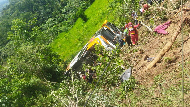 Περού: Τουλάχιστον επτά νεκροί και 30 τραυματίες σε τροχαίο με λεωφορείο