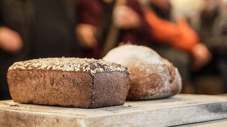 Χαλάνδρι: Παράγουν ψωμί από βύνη και μπύρα από ψωμί