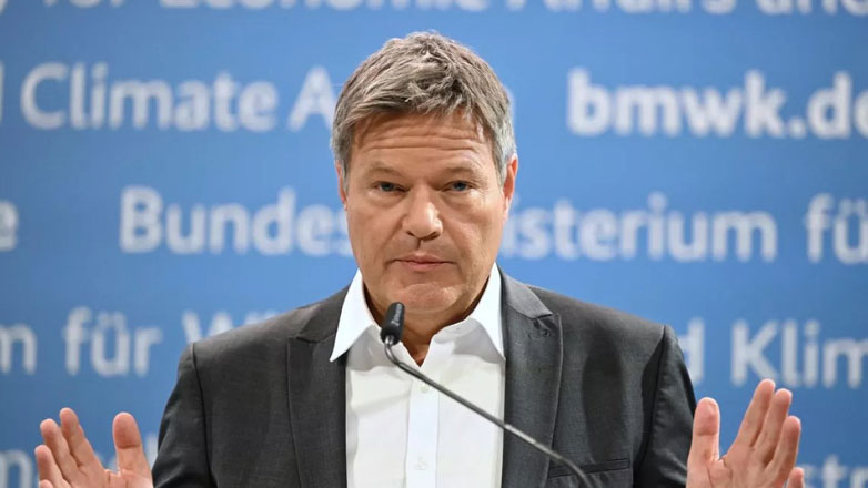 Ρόμπερτ Χάμπεκ: «Η Γερμανία πάντα καθυστερούσε να στείλει όπλα στην Ουκρανία»