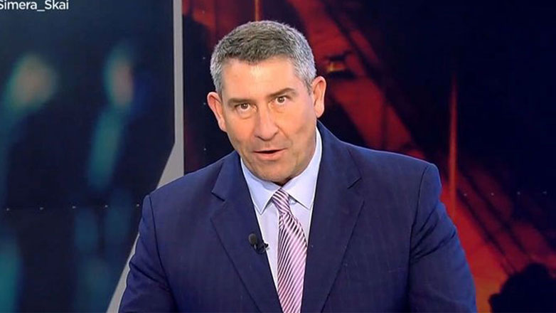 Επέστρεψε ο Άκης Παυλόπουλος μετά την περιπέτεια με την υγεία του: «Οι κύριοι καλοί συνάδελφοι μέχρι και την κηδεία μού έκαναν»