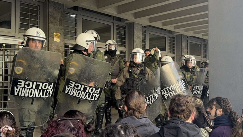 Θεσσαλονίκη: Ένταση έξω από το Δικαστικό Μέγαρο