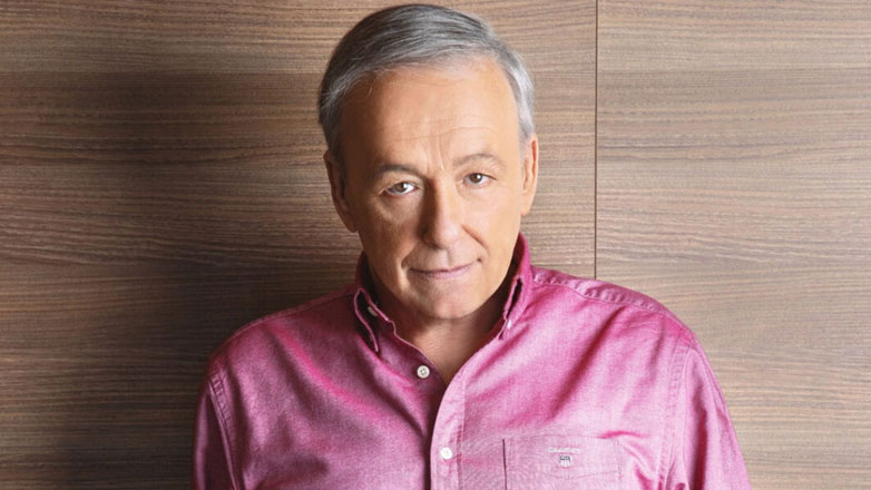 Ανδρέας Μικρούτσικος: «Πάμε στο Μέγαρο για τη Μαρία Κάλλας και ρωτάμε για Χριστοπούλου – Παπαγεωργίου; Ντροπή!»