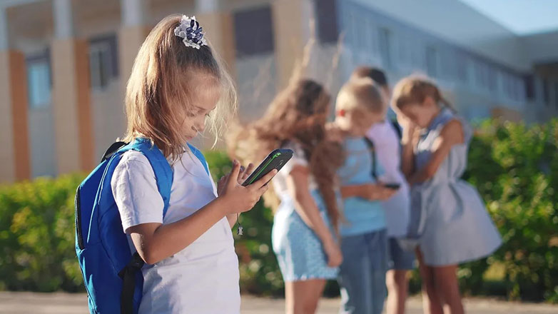 Αυστραλία: Το κοινοβούλιο ενέκρινε το νομοσχέδιο που απαγορεύει την πρόσβαση παιδιών κάτω των 16 ετών σε ιστοτόπους κοινωνικής δικτύωσης