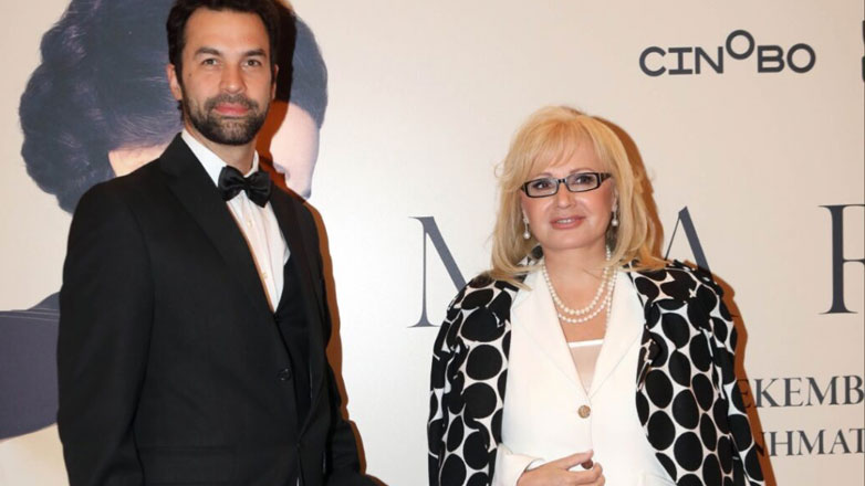 Αγγελική Νικολούλη: Σπάνια βραδινή έξοδος με τον κούκλο γιο της, Κωνσταντίνο Μουσούλη