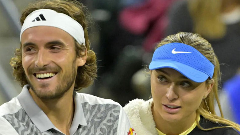 Στέφανος Τσιτσιπάς: Η Paula Badosa τον βιντεοσκοπεί ενώ ραπάρει στα ελληνικά την ώρα που οδηγεί