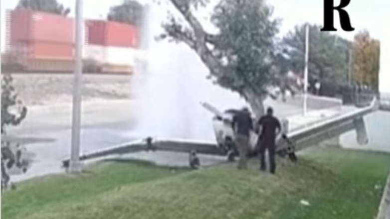 Αεροσκάφος «προσγειώνεται» σε πυροσβεστικό κρουνό