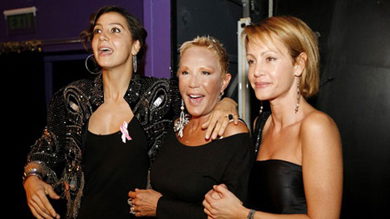 Στα δικαστήρια οι κόρες της Ζωής Λάσκαρη – Πώς η Μάρθα Κουτουμάνου βρέθηκε αντιμέτωπη με οικονομικά προβλήματα