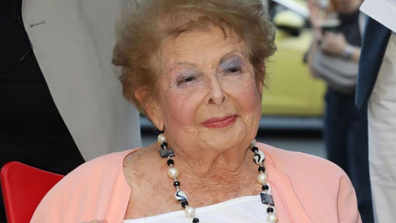 Φίλη Βέφας Αλεξιάδου: «Αν έβλεπε ποιοι είχαν έρθει στην κηδεία της θα ήταν πικραμένη, ούτε οι εγγονές της δεν ήρθαν»