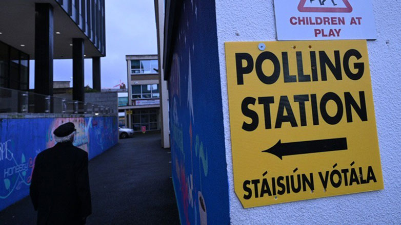 Οι Ιρλανδοί προσέρχονται στις κάλπες για τις βουλευτικές εκλογές