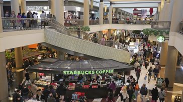 Black Friday: Οι Αμερικανοί ξόδεψαν 10,8 δισ. δολάρια σε διαδικτυακές αγορές