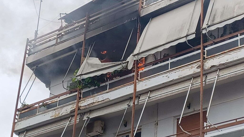 Φωτιά κατέστρεψε ολοσχερώς διαμέρισμα στην Καλαμάτα