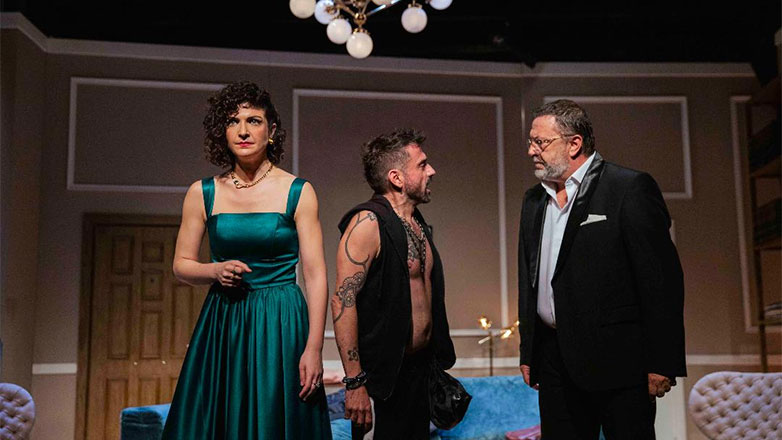 «Κανόνια και Τρομπέτες» του Γιάννη Τσίρου στο Θέατρο Εμπορικόν