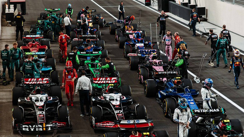 F1 Qatar: Ο Max Verstappen κέρδισε την pole Position αλλά ο George Russell θα ξεκινήσει πρώτος