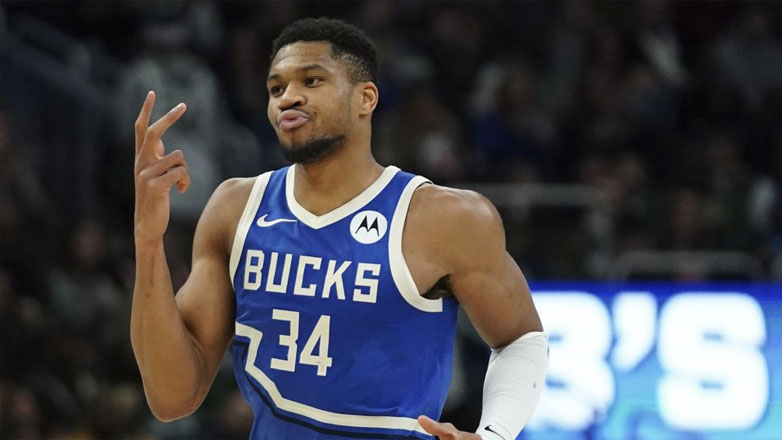 Γιάννης Αντετοκούνμπο: Ιστορική «σαραντάρα» απέναντι στους Ουίζαρντς