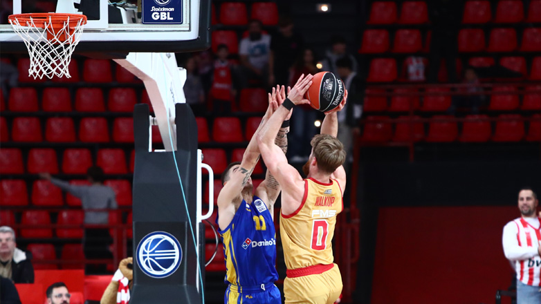 Με τη… ψυχή στο στόμα ο Ολυμπιακός, 84-78 το μαχητικό Περιστέρι