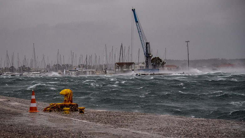 Θεσσαλονίκη: Σύγκρουση πλοίων λόγω της κακοκαιρίας