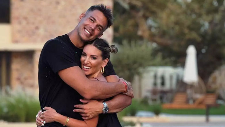 Bruno Cerella: Διακοπές στην πατρίδα της Αθηνάς Οικονομάκου