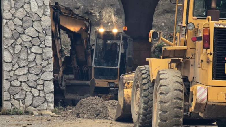 Σήραγγα Τεμπών: Στόχος το βράδυ να δοθεί μια τροχιά για τα εμπορικά τρένα