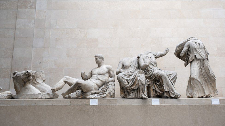 Συνάντηση Μητσοτάκη – Στάρμερ, με «φόντο» τα γλυπτά του Παρθενώνα