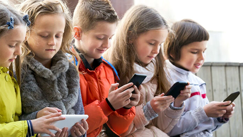 Ισπανία: Περιορισμός των ψηφιακών συσκευών για τους ανηλίκους