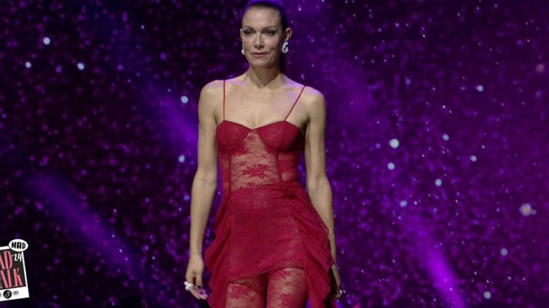 Βίκυ Καγιά: Δείτε όλα τα ρούχα που έβαλε στο MadWalk 2024