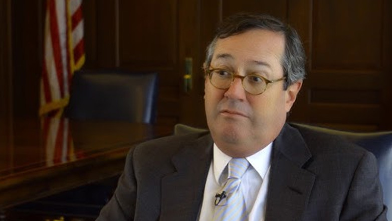 Τραμπ: Πρέσβης των ΗΠΑ στο Ηνωμένο Βασίλειο ο δισεκατομμυριούχος τραπεζίτης Γουόρεν Στίβενς Τραμπ: Πρέσβης των ΗΠΑ στο Ηνωμένο Βασίλειο ο δισεκατομμυριούχος τραπεζίτης Γουόρεν Στίβενς