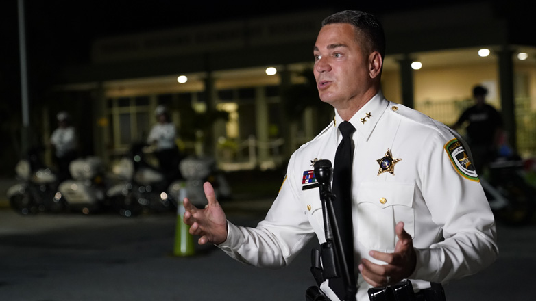 Απέσυρε την υποψηφιότητά του ο σερίφης που είχε επιλέξει ο Τραμπ για διευθυντή της DEA