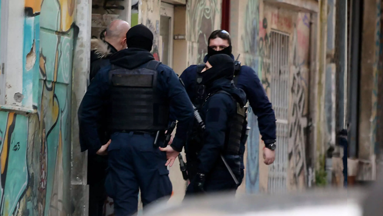 Εντοπίστηκε εργαστήριο με πλαστούς πίνακες