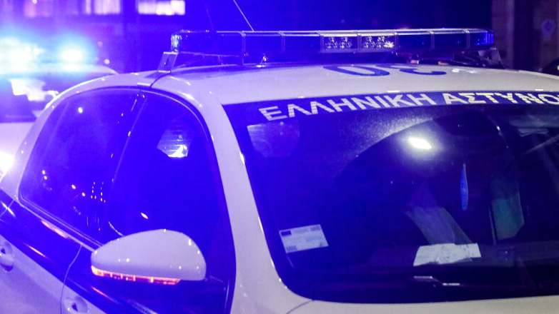 Καταδίωξη από το Ζεφύρι κατέληξε σε τροχαίο στην εθνική οδό στο ύψος της Νέας Φιλαδέλφειας