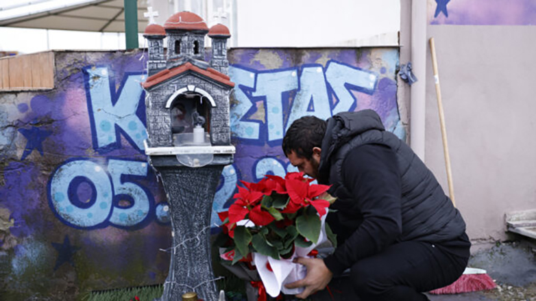 Θεσσαλονίκη: Τρισάγιο στη μνήμη του 16χρονου που έπεσε νεκρός από πυρά αστυνομικού πριν δύο χρόνια