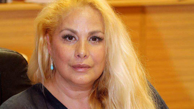 Στο νοσοκομείο η Τζένη Χειλουδάκη – Έχασε τις αισθήσεις της ενώ οδηγούσε και έπεσε σε στύλο