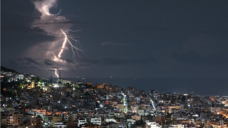 Έκτακτο δελτίο από την ΕΜΥ: Βροχές, κεραυνοί και χαλοζοπτώσεις