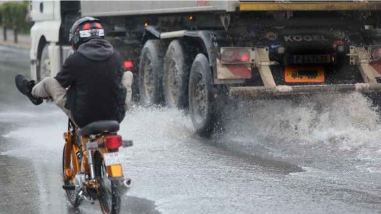 «Λιμνούπολη» λόγω βροχής η Αθήνα
