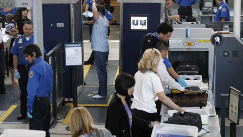 Ιταλία: Αυξάνονται οι έλεγχοι στα αεροδρόμια εξαιτίας μυστηριώδους ασθένειας