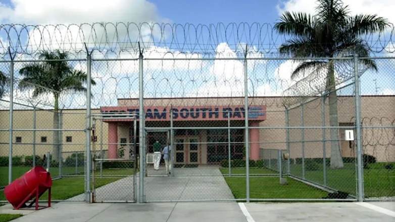 Επίσκεψη σε φυλακές υψίστης ασφαλείας των ΗΠΑ από τον υφυπουργό Προστασίας του Πολίτη