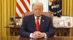 Τραμπ: «Η Ουάσινγκτον δεν πρέπει να εμπλακεί στον πόλεμο στη Συρία»