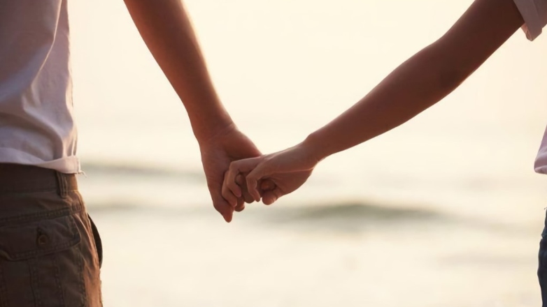 Χαμός στη Λάρισα: Ο νονός «κλέφτηκε» με την κουμπάρα