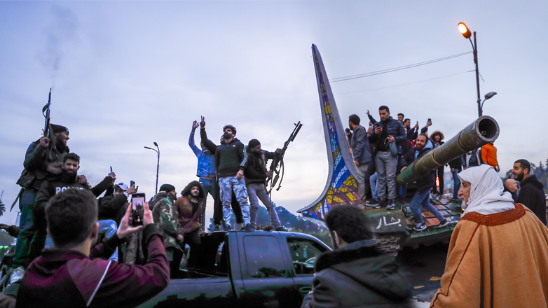 «Αλλαγή σελίδας» στη Συρία – Άφαντος ο Άσαντ – Οι αντάρτες εισέβαλαν στη Δαμασκό «Αλλαγή σελίδας» στη Συρία – Άφαντος ο Άσαντ – Οι αντάρτες εισέβαλαν στη Δαμασκό